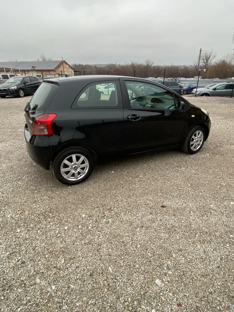 Toyota Yaris 1.0VVTI, снимка 4 - Автомобили и джипове - 53145282