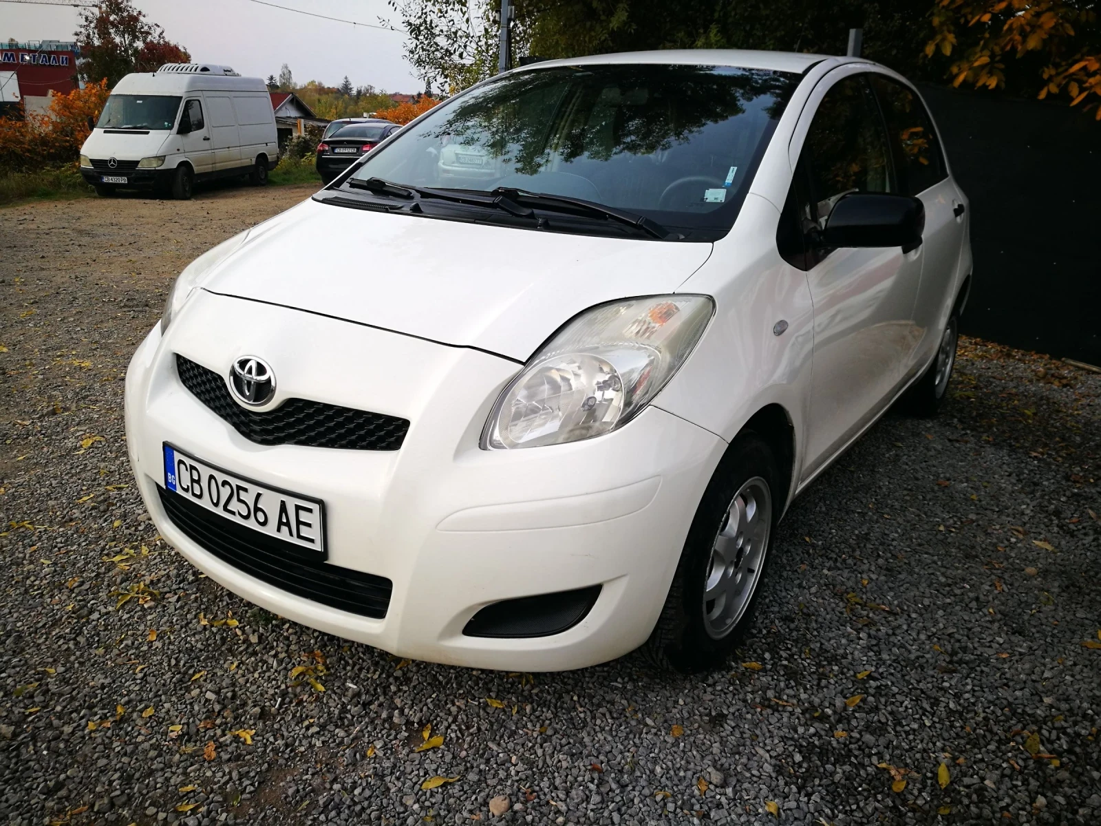 Toyota Yaris 1.0 - изображение 3