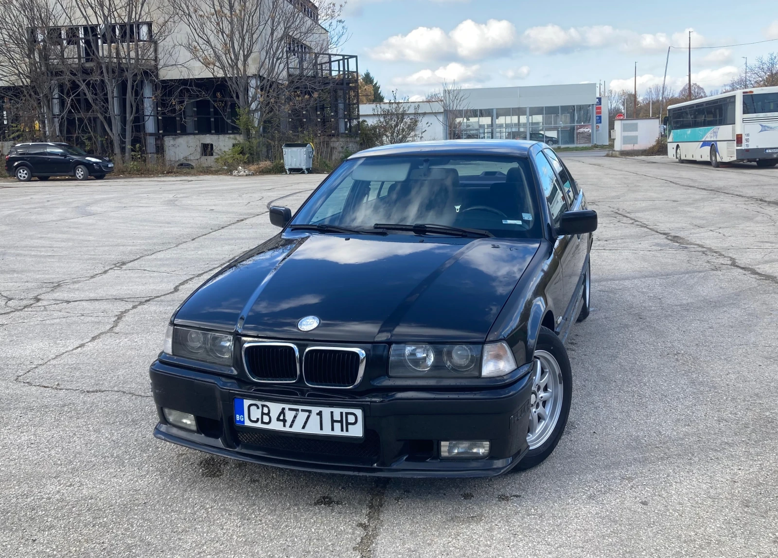 BMW 320  - изображение 6