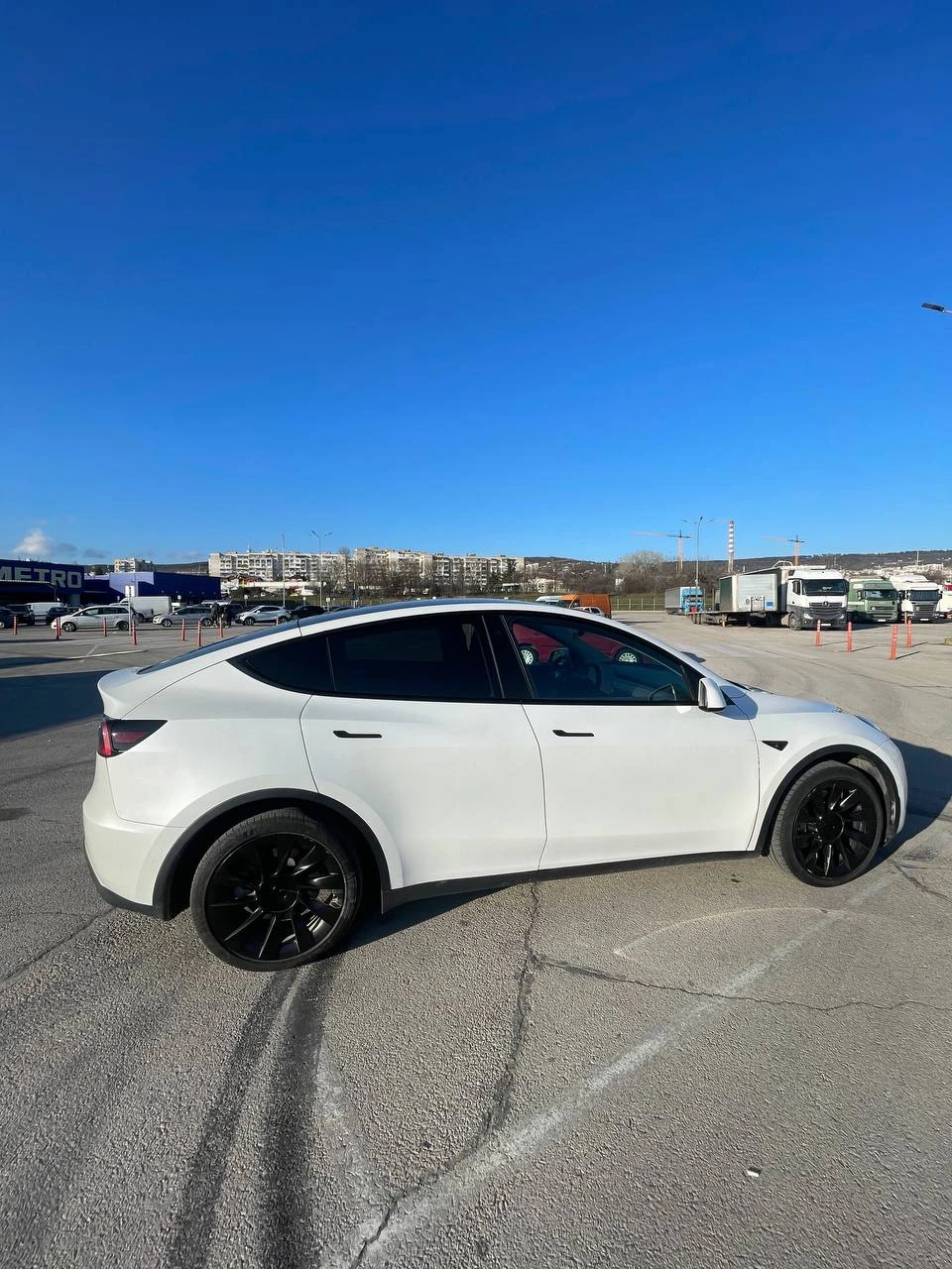 Tesla Model Y Dual motor, снимка 5 - Автомобили и джипове - 53754567