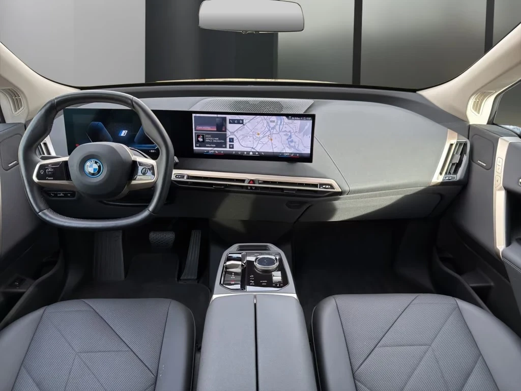 BMW iX 40 xDrive M Sport  Laser H/K HUD Soft  Keyless 360, снимка 6 - Автомобили и джипове - 55715585