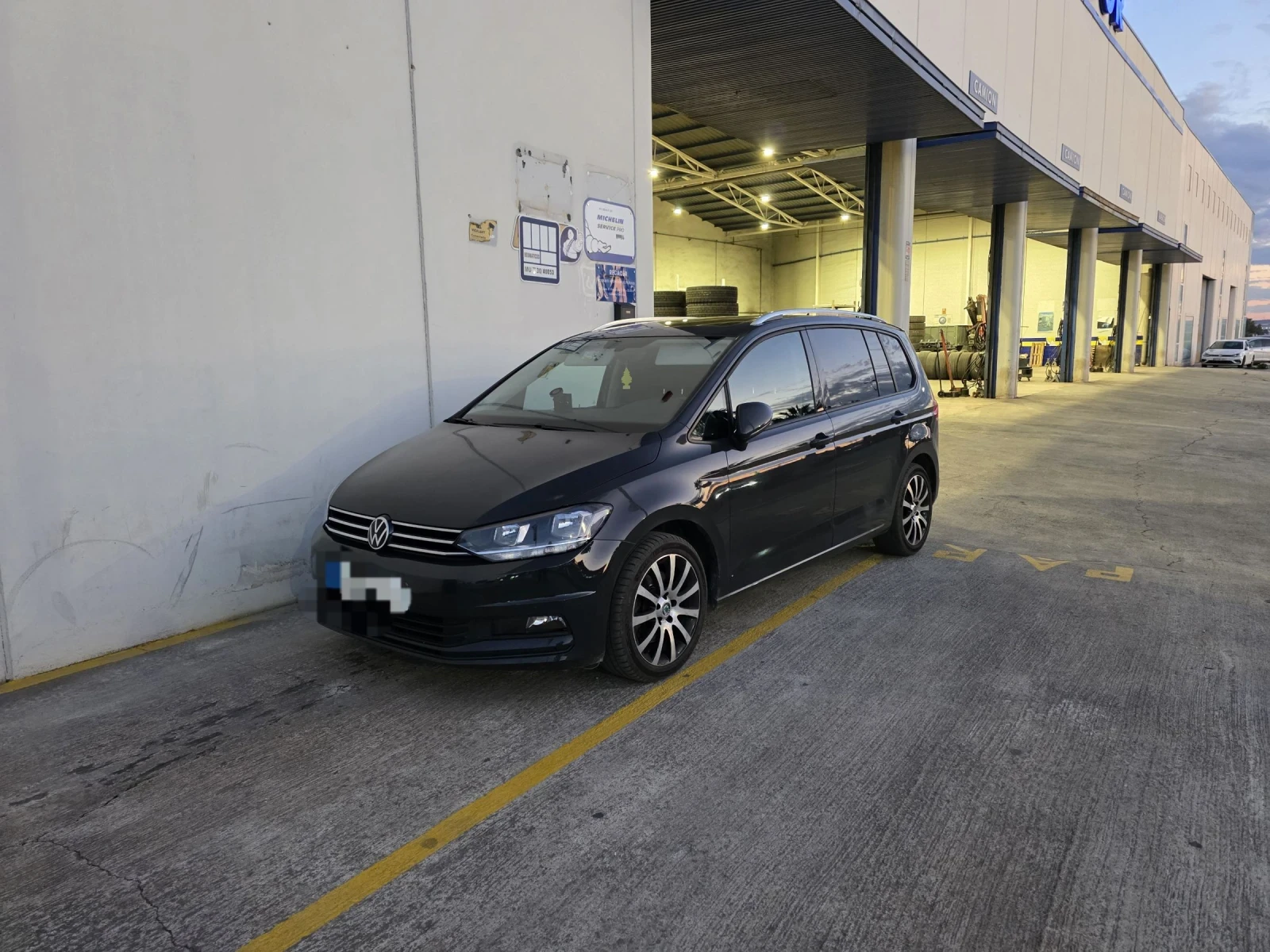 VW Touran 2.0tdi 150hp 7DSG 5T, снимка 3 - Автомобили и джипове - 54556896