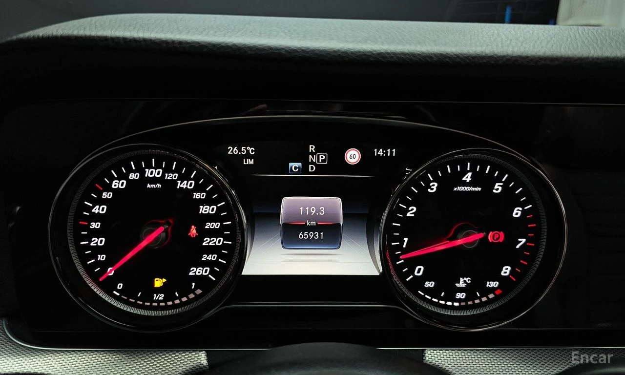 Mercedes-Benz E 250 AVANTGARDE* LANE* ASSIST* 360КАМЕРА* ПОДГРЕВ* , снимка 13 - Автомобили и джипове - 54657668