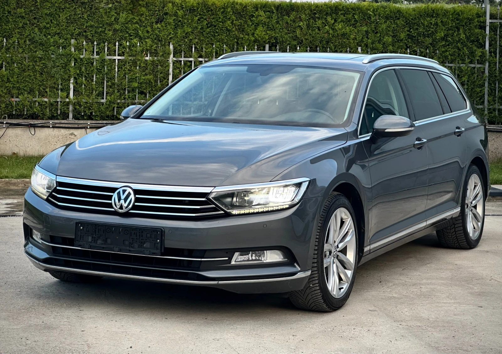 VW Passat 2.0TDI 190кс HIGHLINE* DSG* Дигитал* Подгрев* Дист, снимка 2 - Автомобили и джипове - 55016025