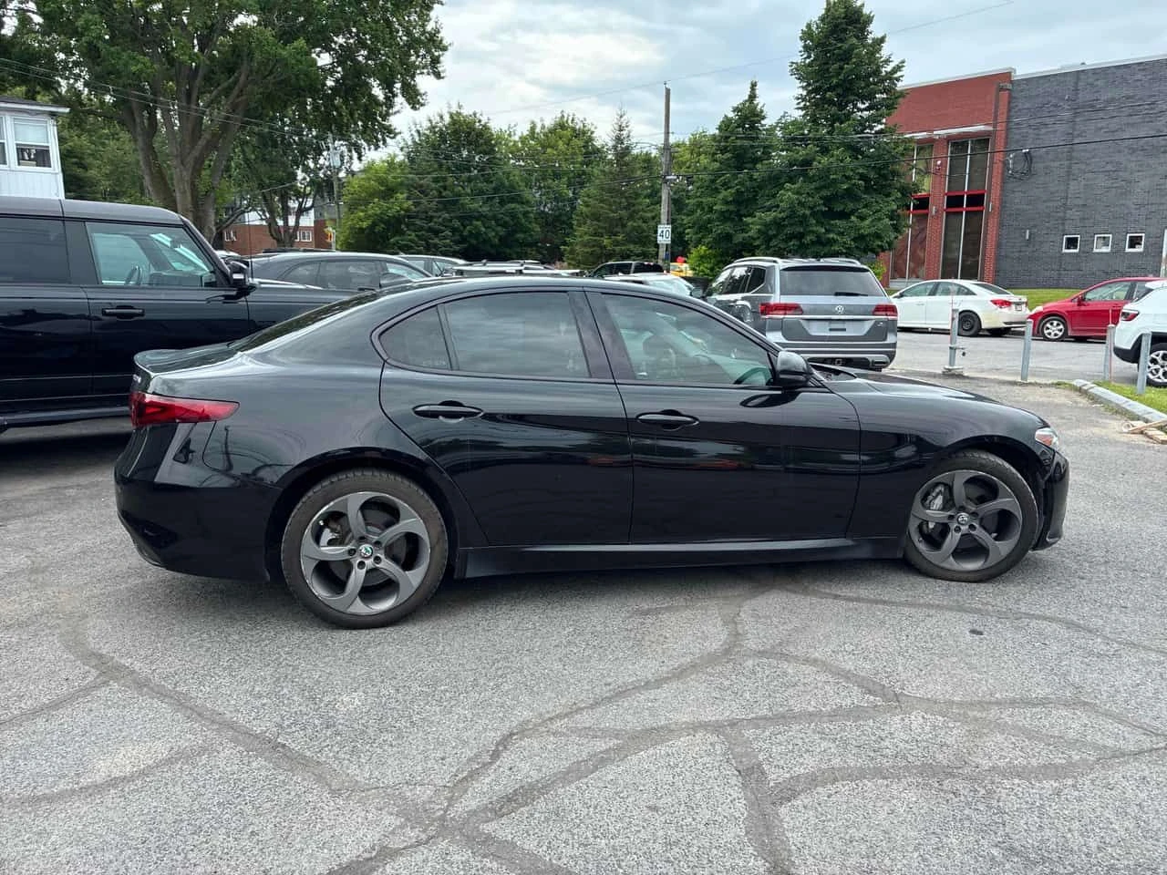 Alfa Romeo Giulia * 4dr Sdn AWD * CARFAX * ���� �� �� | Mobile.bg � ����������� 3
