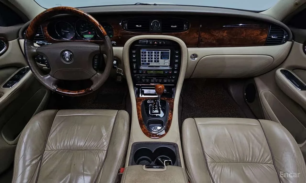 Jaguar Xj * 2.7D SWB * ЦЕНА ДО БГ, снимка 7 - Автомобили и джипове - 55606952