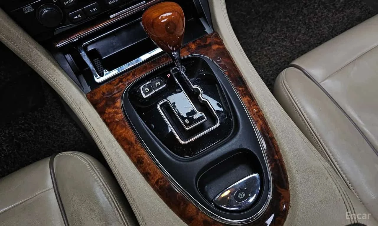 Jaguar Xj * 2.7D SWB * ЦЕНА ДО БГ, снимка 11 - Автомобили и джипове - 55606952