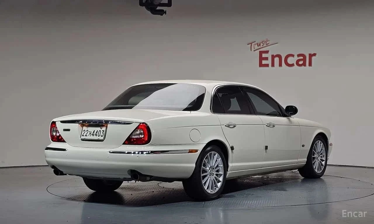 Jaguar Xj * 2.7D SWB * ЦЕНА ДО БГ, снимка 2 - Автомобили и джипове - 55606952
