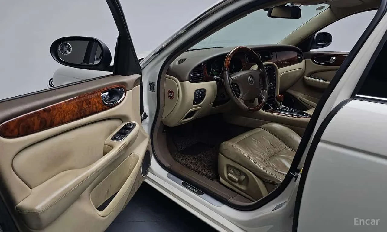 Jaguar Xj * 2.7D SWB * ЦЕНА ДО БГ, снимка 6 - Автомобили и джипове - 55606952