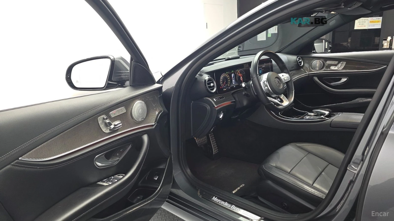 Mercedes-Benz E 350 4MATIC/AMG-LINE/DRIVE-ASSISTS/SUNROOF, снимка 5 - Автомобили и джипове - 55842017