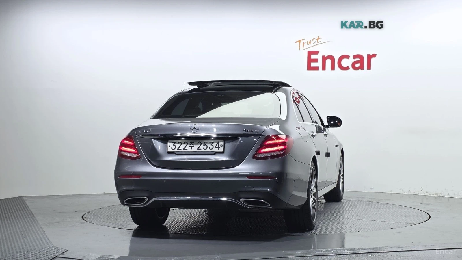 Mercedes-Benz E 350 4MATIC/AMG-LINE/DRIVE-ASSISTS/SUNROOF, снимка 4 - Автомобили и джипове - 55842017