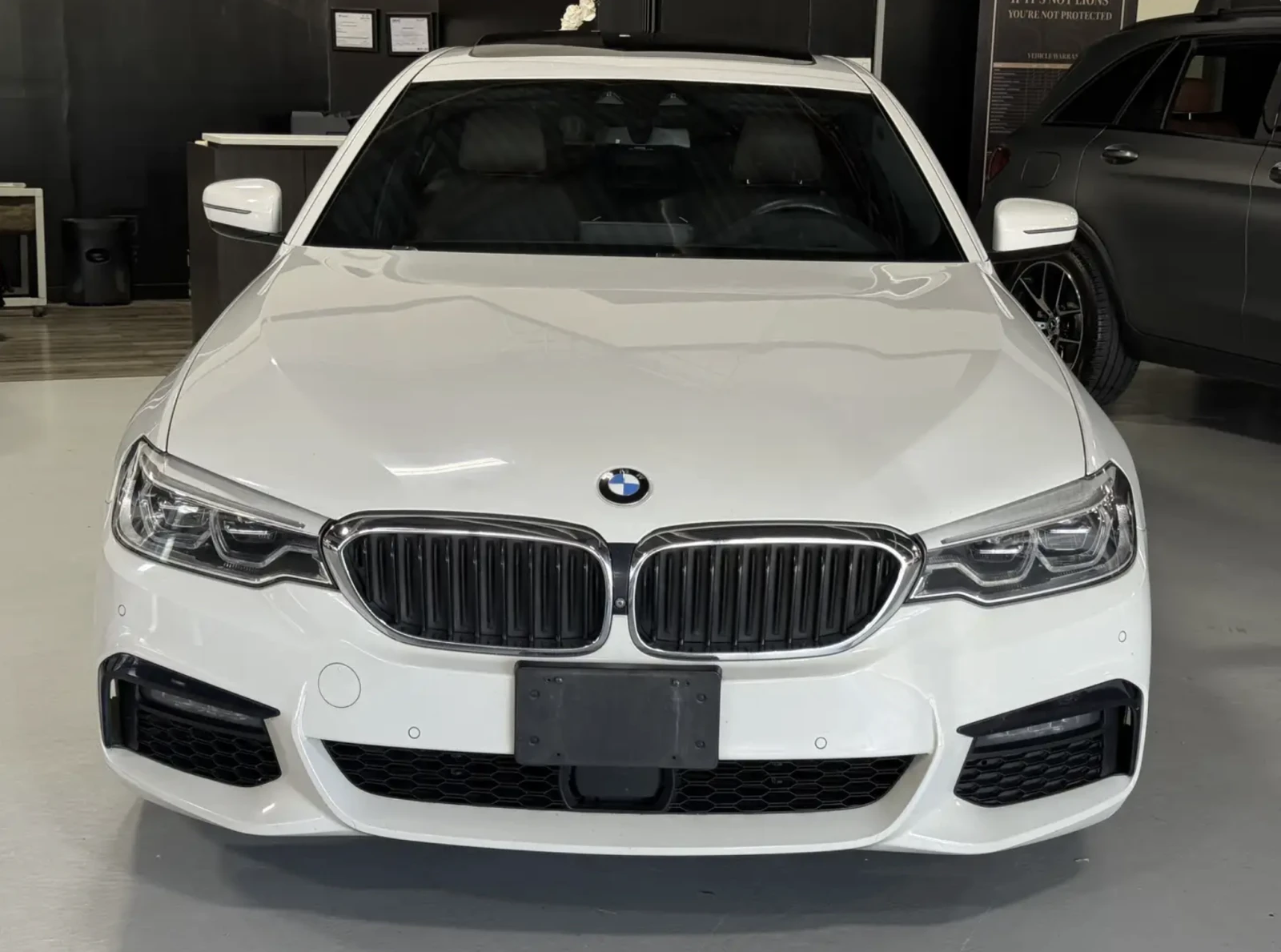 BMW 540 M SPORT / INDIVIDUAL /  H&K / ОБДУХ / HEAD UP , снимка 2 - Автомобили и джипове - 56009512