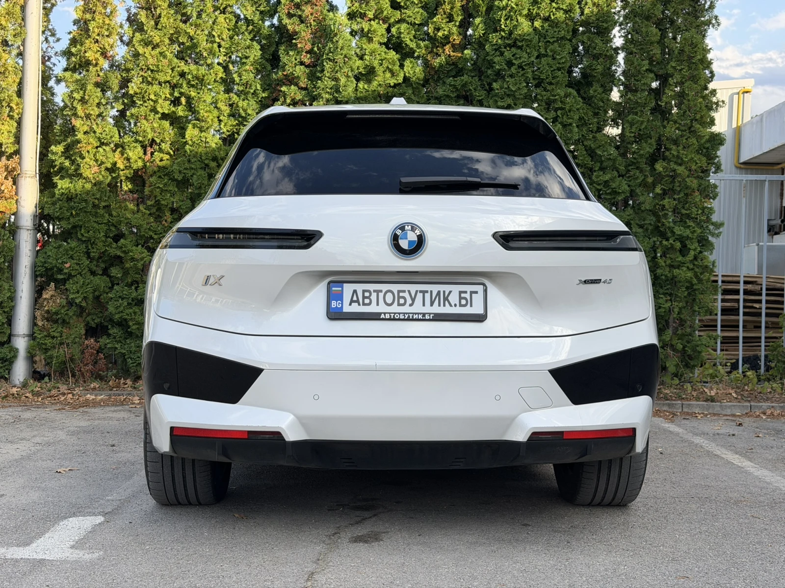 BMW iX xDrive40/Laser/Harman/ГАРАНЦИЯ, снимка 5 - Автомобили и джипове - 56070172