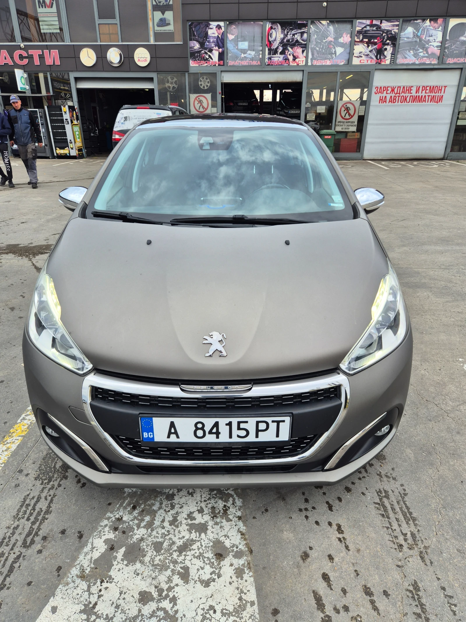 Peugeot 208 GT line 