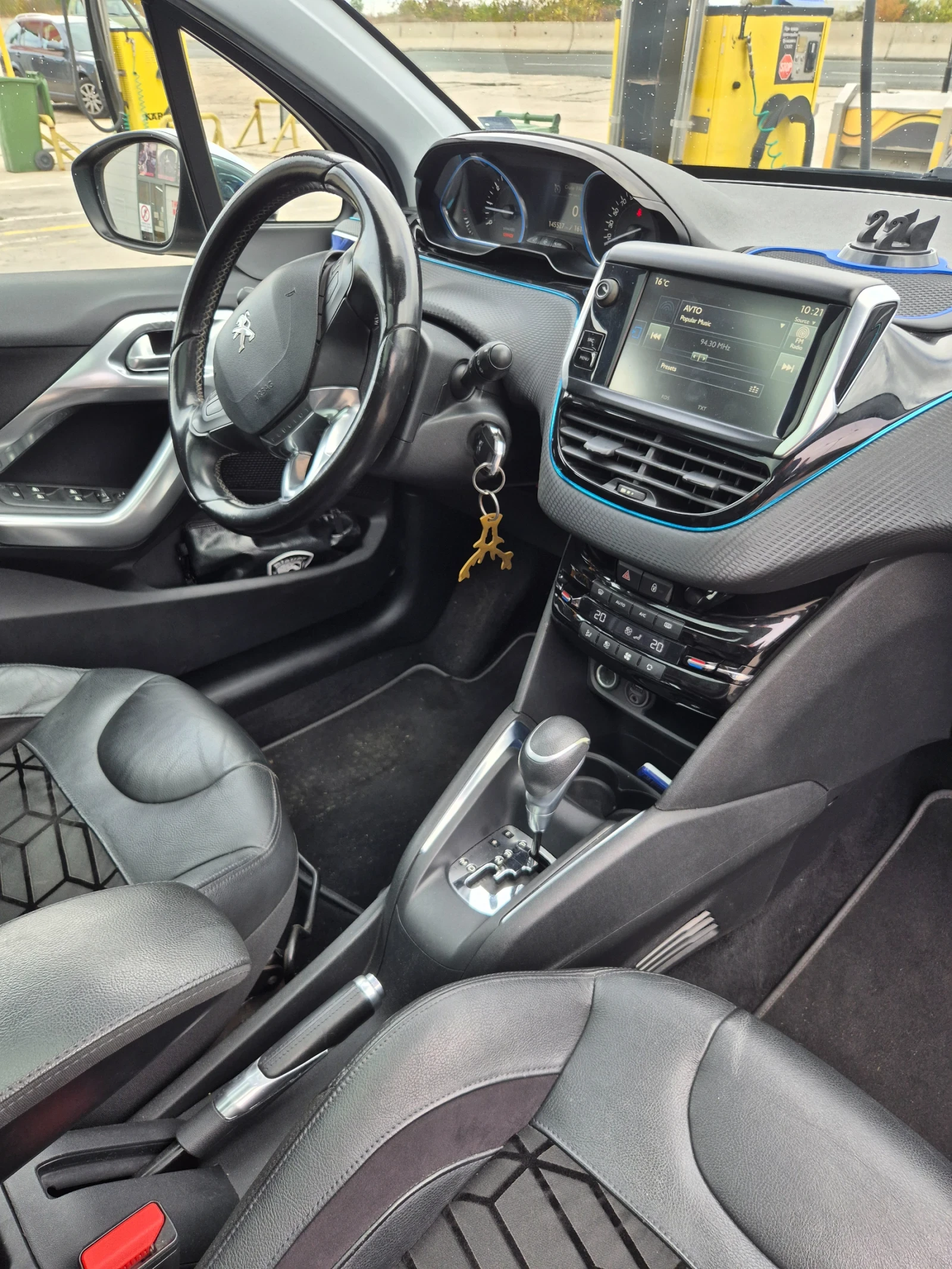 Peugeot 208 GT line , снимка 14 - Автомобили и джипове - 56564136