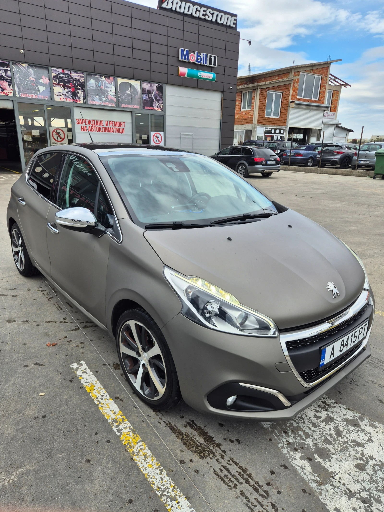 Peugeot 208 GT line , снимка 3 - Автомобили и джипове - 56564136