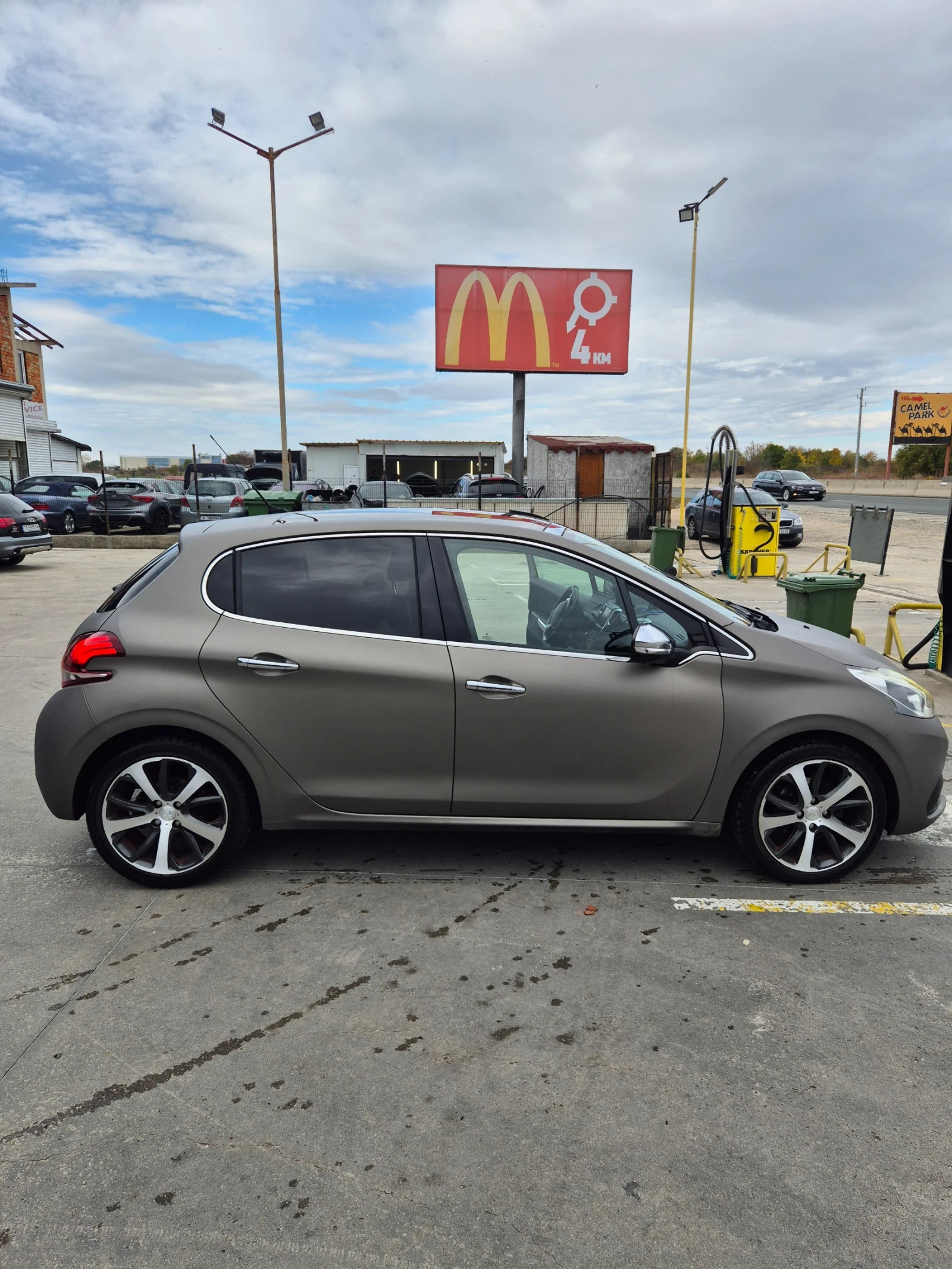 Peugeot 208 GT line , снимка 15 - Автомобили и джипове - 56564136