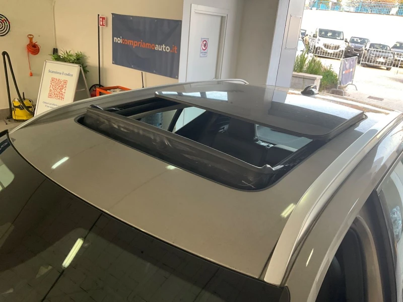 Volvo XC40 Inscription Гаранция 9м//4x4/Panorama/Keyless/Кожа, снимка 11 - Автомобили и джипове - 53478519