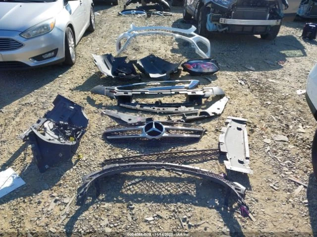 Mercedes-Benz GLE 350 4matic* Harman Kardon* Подгреви* Keyless* Самопарк, снимка 3 - Автомобили и джипове - 52650537