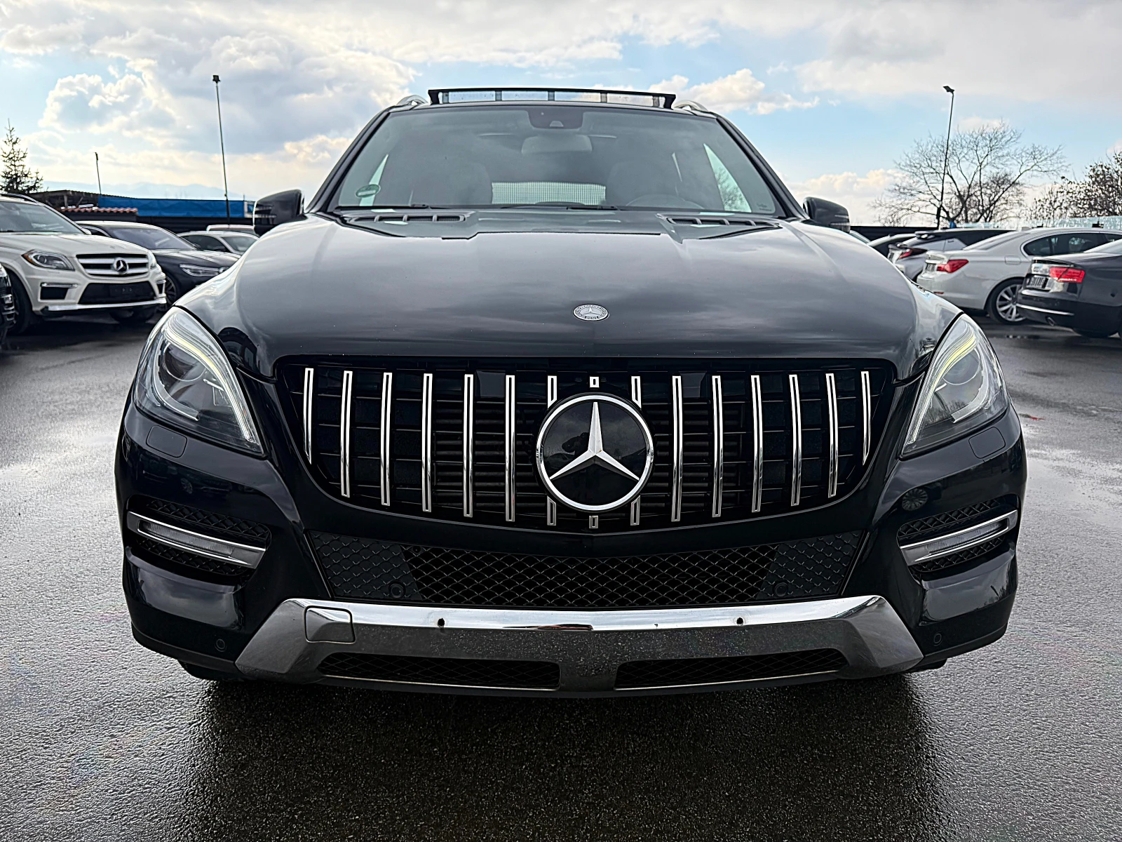 Mercedes-Benz ML 350 AMG OPTIK-PANORAMA-DISTRONIK-МЪРТВА ТОЧКА-ПОДГРЯВА, снимка 1