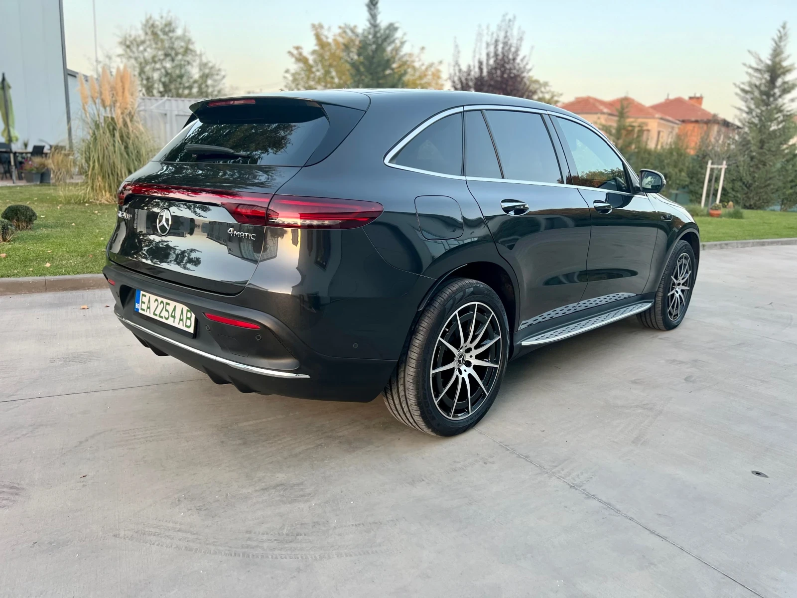 Mercedes-Benz EQC 400/AMG/4Matik/360/Multibeam - изображение 3