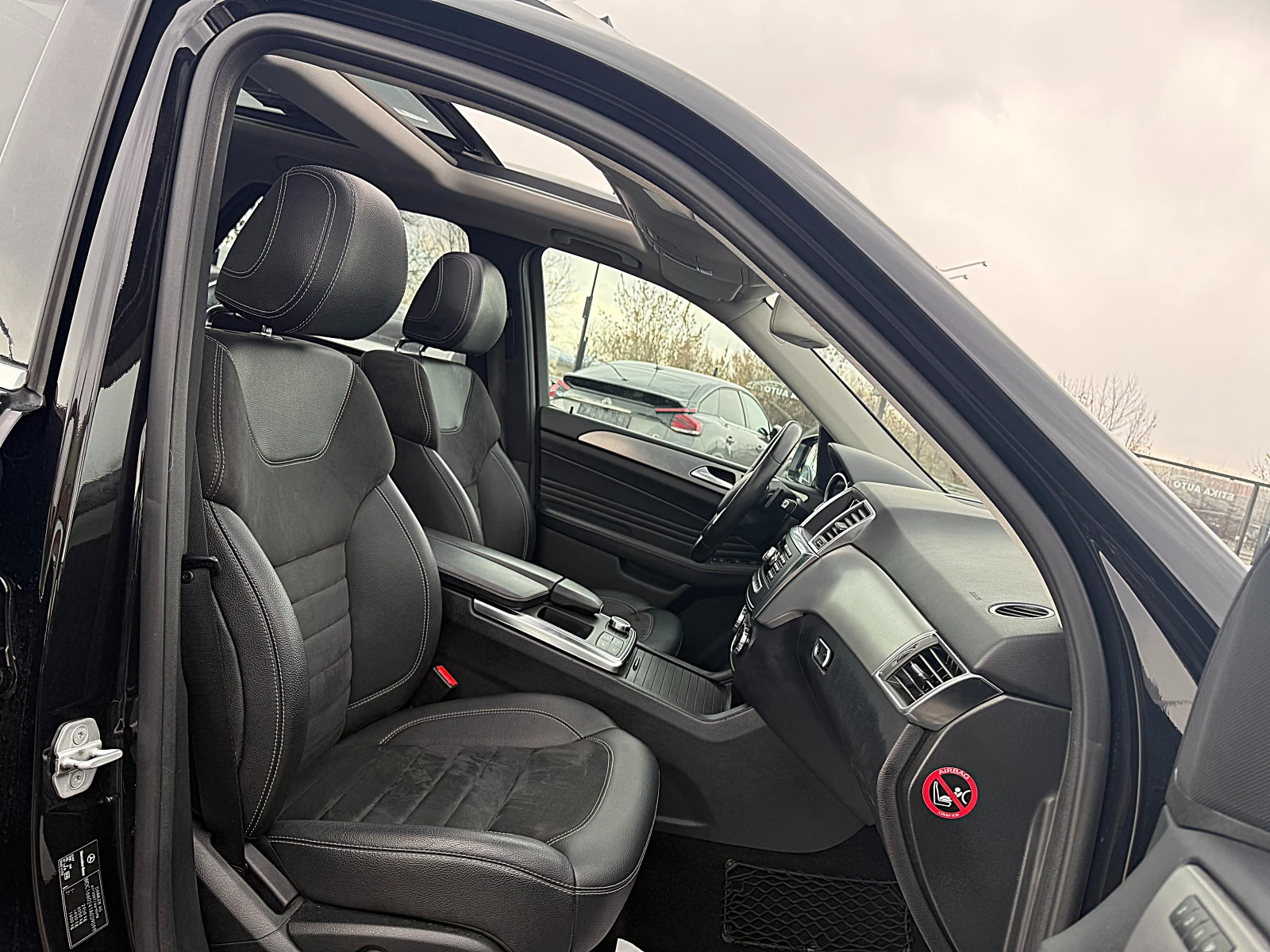 Mercedes-Benz ML 350 AMG OPTIK-PANORAMA-DISTRONIK-МЪРТВА ТОЧКА-ПОДГРЯВА | Mobile.bg — изображение 12