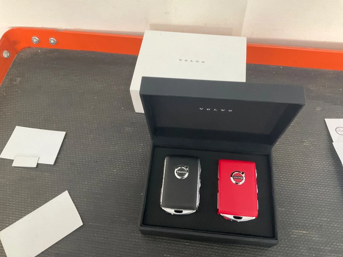 Volvo XC40 Inscription Гаранция 9м//4x4/Panorama/Keyless/Кожа - изображение 4