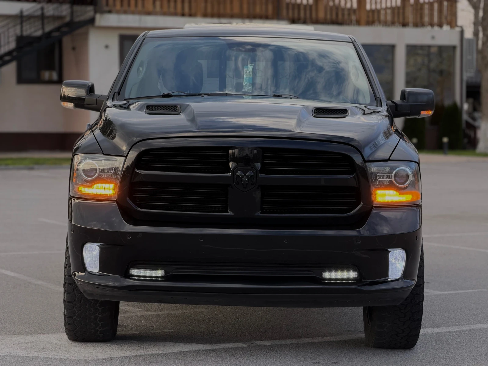 Dodge RAM 1500 5.7 Hemi/LPG/Black Edition, снимка 2 - Автомобили и джипове - 54372457