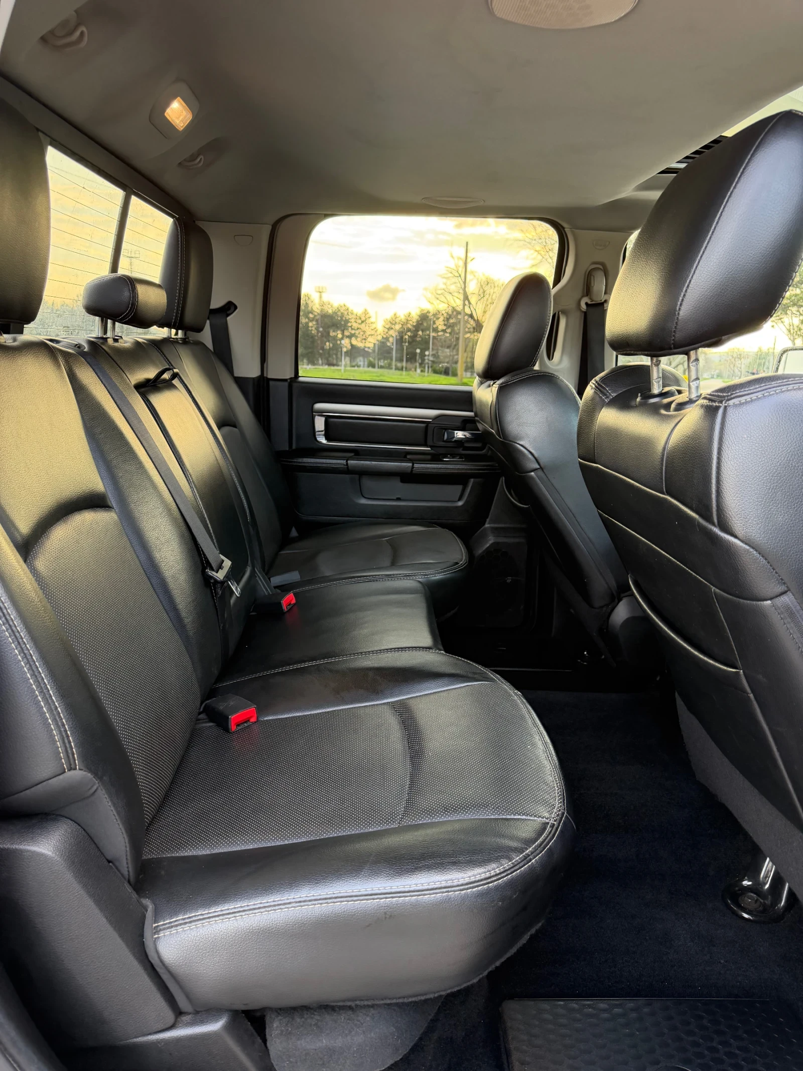 Dodge RAM 1500 5.7 Hemi/LPG/Black Edition, снимка 13 - Автомобили и джипове - 54372457