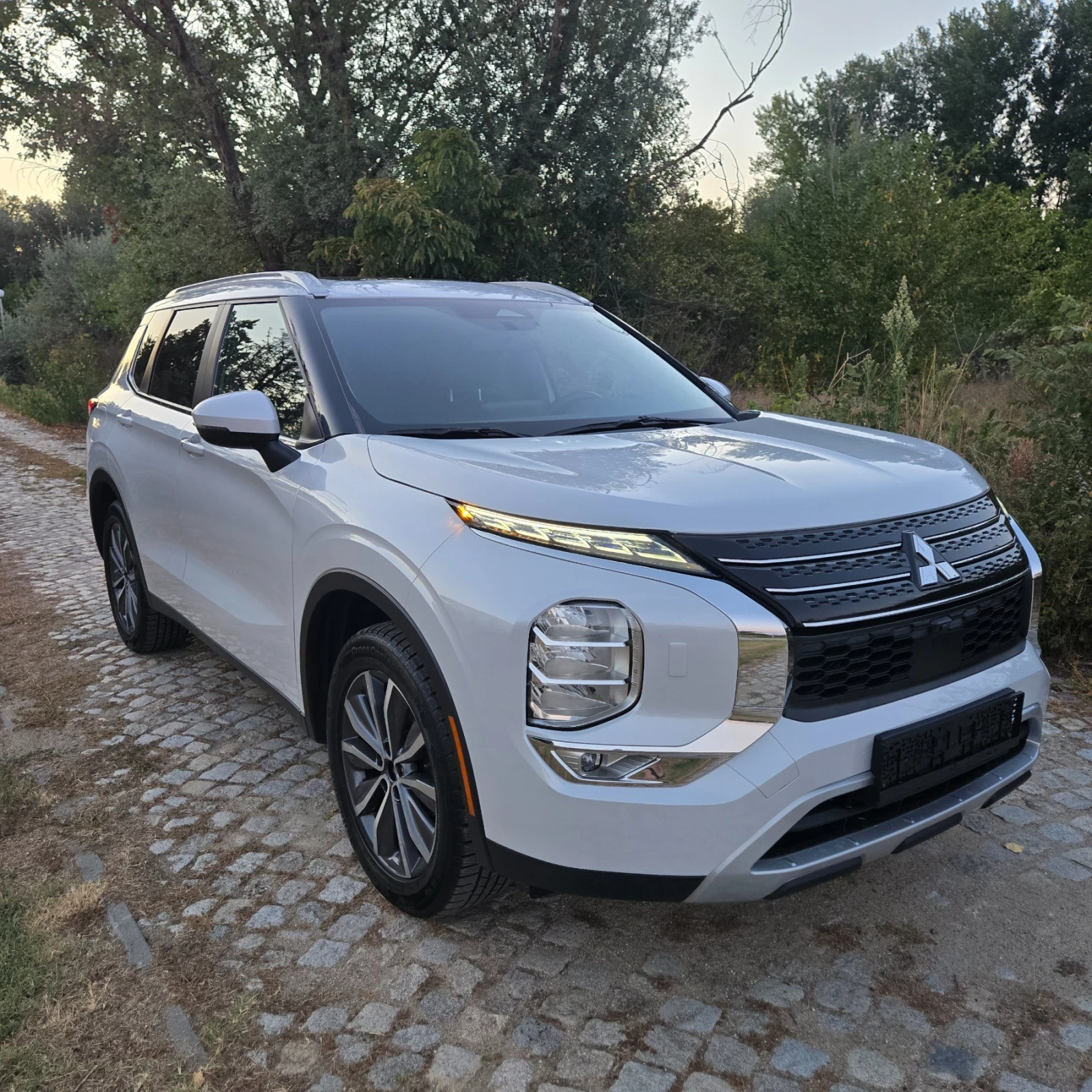Mitsubishi Outlander 2.5L, 4x4, 7 места, снимка 16 - Автомобили и джипове - 55751601