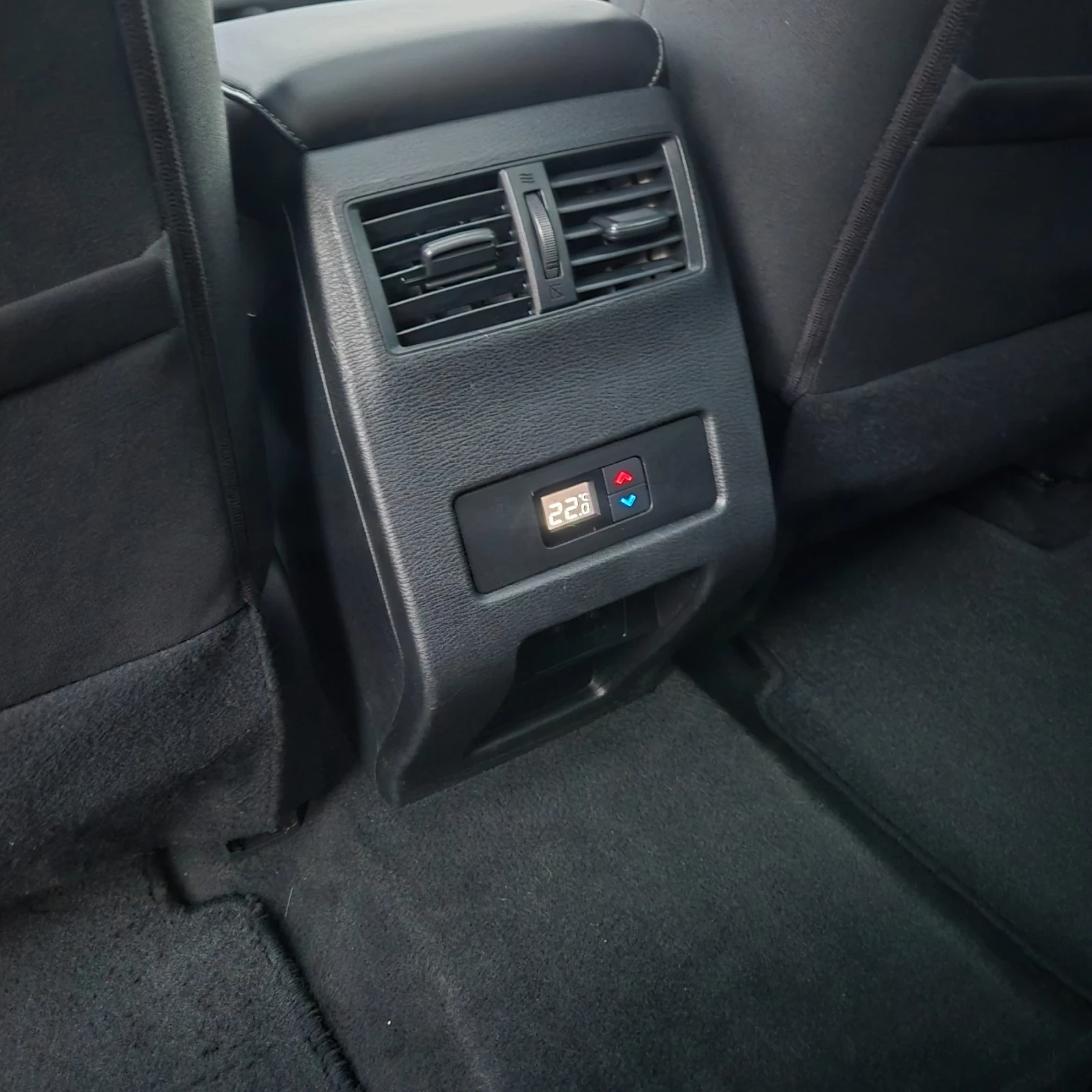 Mitsubishi Outlander 2.5L, 4x4, 7 места, снимка 13 - Автомобили и джипове - 55751601