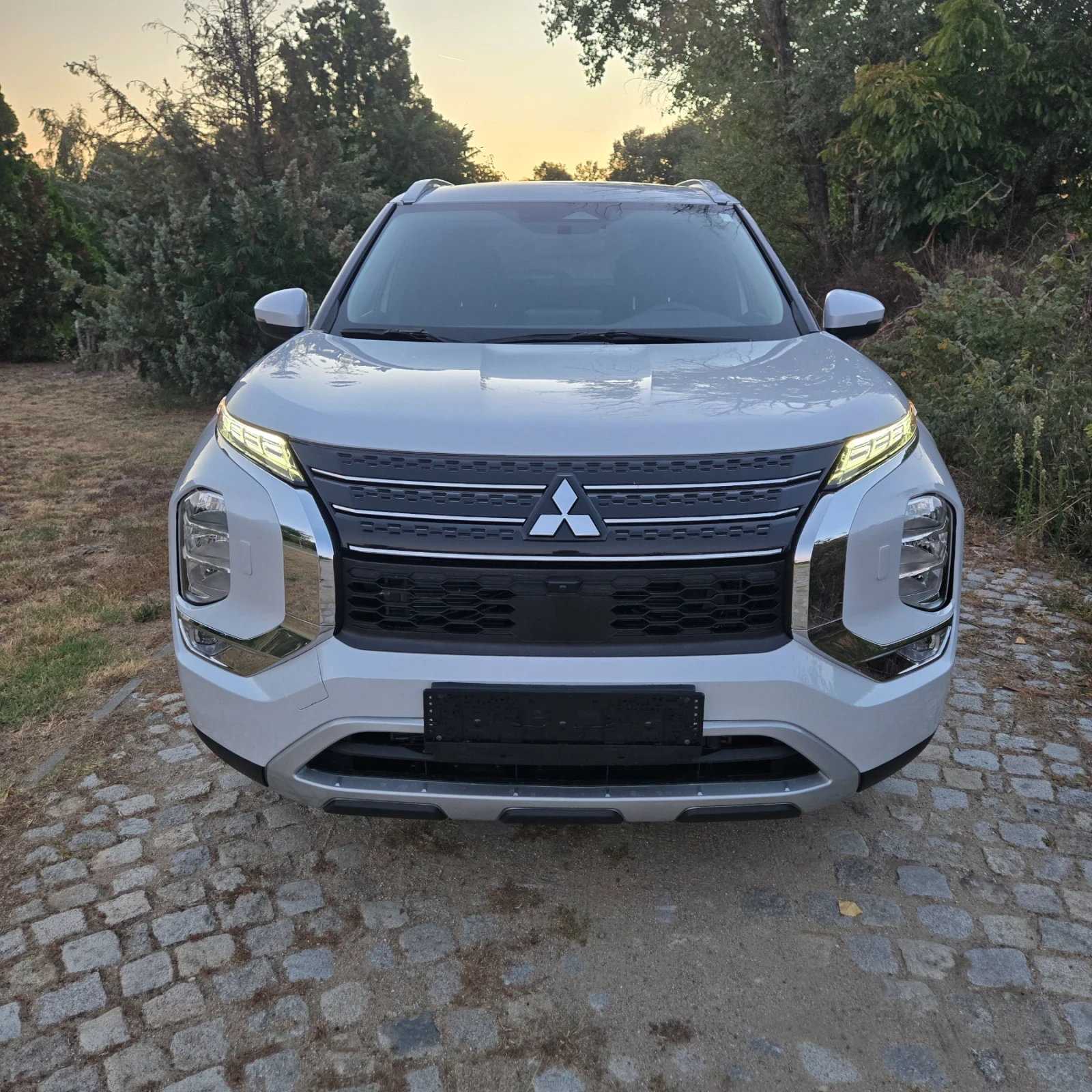 Mitsubishi Outlander 2.5L, 4x4, 7 места, снимка 15 - Автомобили и джипове - 55751601