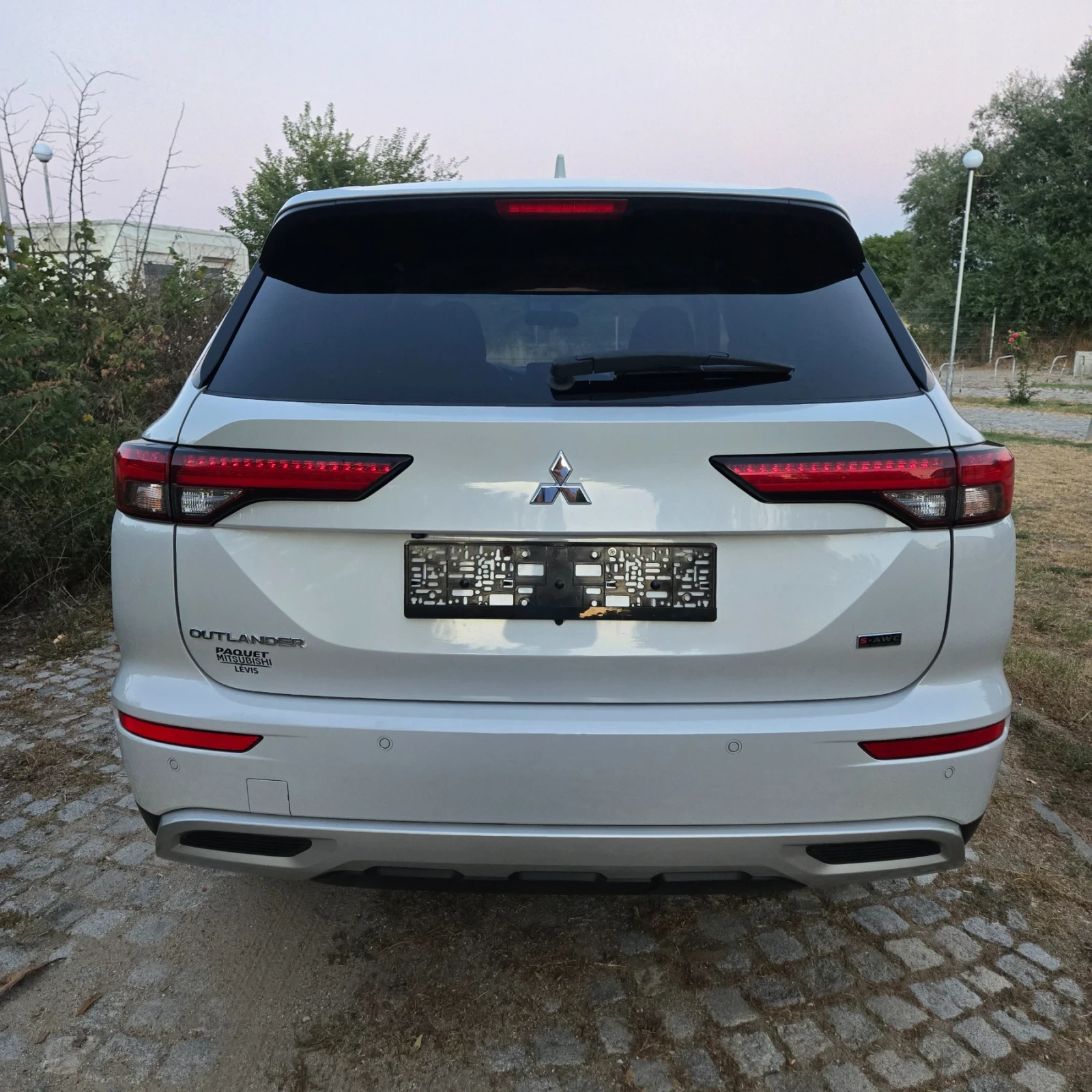 Mitsubishi Outlander 2.5L, 4x4, 7 места, снимка 2 - Автомобили и джипове - 55751601