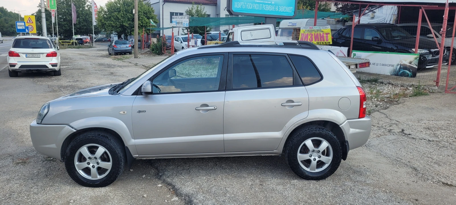 Hyundai Tucson 2.0CRDi.4X4, снимка 3 - Автомобили и джипове - 55837575