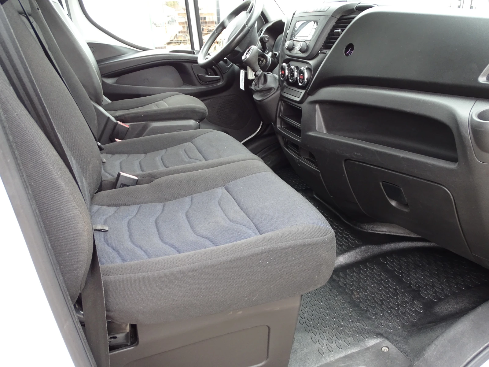 Iveco Daily 35S18* * * *   | Mobile.bg   11