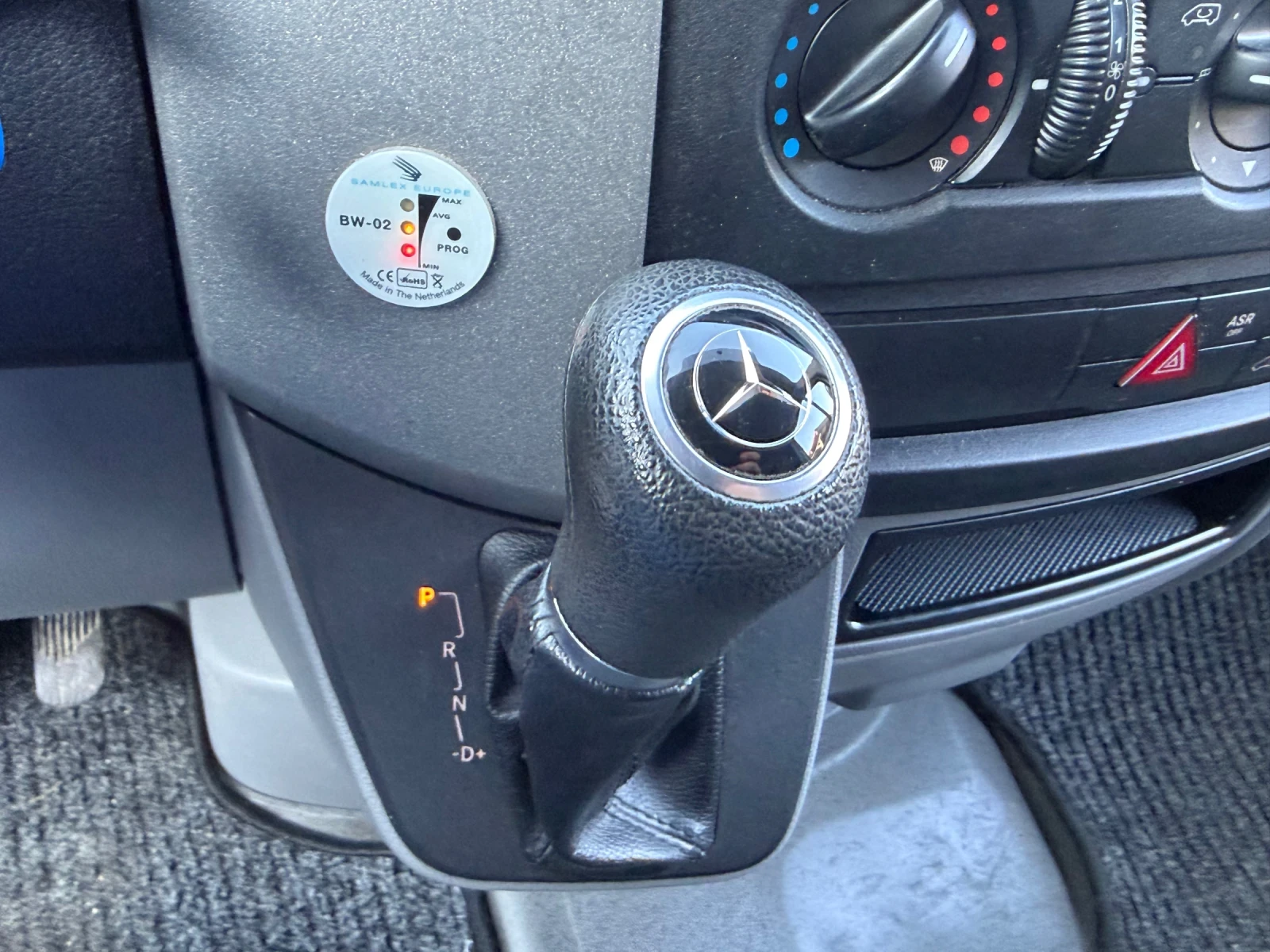 Mercedes-Benz Sprinter AUTOMAT* METAN* PADASHT BORD* REALNI KM* , снимка 10 - Бусове и автобуси - 56208582