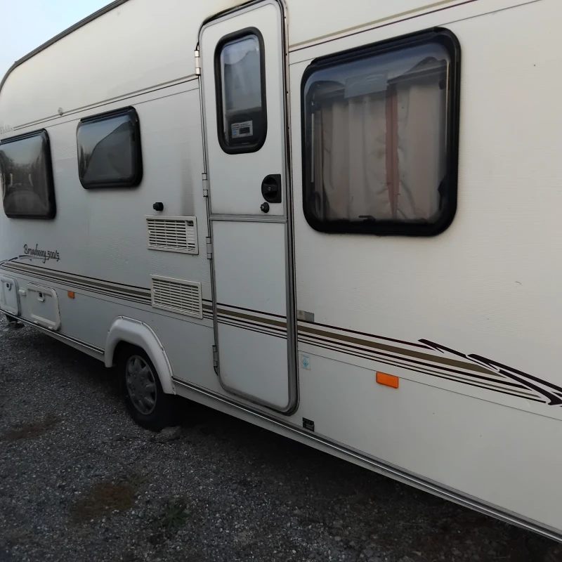 Каравана Eldis Broadway, снимка 3 - Каравани и кемпери - 52503606