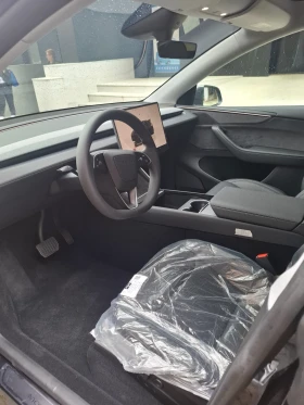 Tesla Model Y JUNIPER LONG RANGE DUAL MOTOR - НОВ, снимка 8