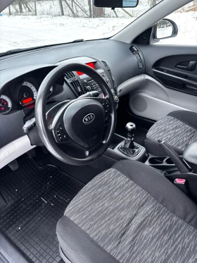 Kia Ceed SW 1.4 LPG - 2600 € / 5085.16 лв. - 35461510 8