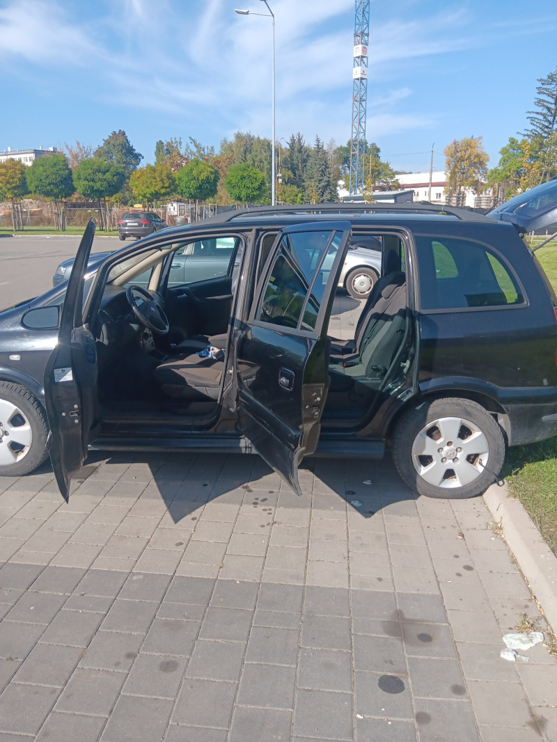 Opel Zafira 1.6 Метан, снимка 3 - Автомобили и джипове - 44348660