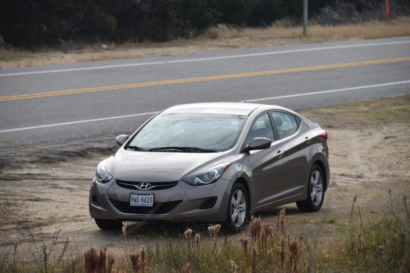 Hyundai Elantra, снимка 5 - Автомобили и джипове - 48553244