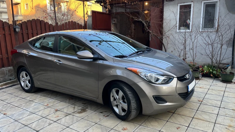 Hyundai Elantra, снимка 11 - Автомобили и джипове - 48553244