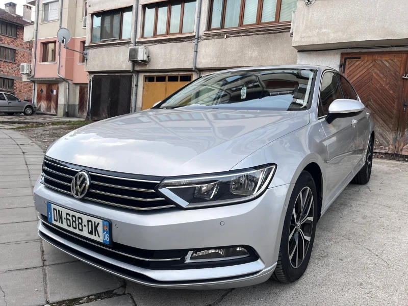 VW Passat 1.6 TDI автомат , снимка 1 - Автомобили и джипове - 48726323