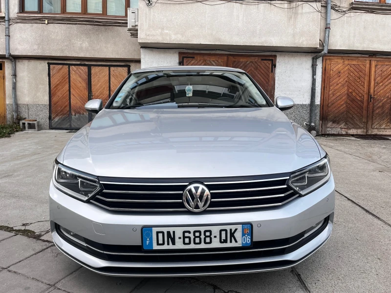 VW Passat 1.6 TDI автомат , снимка 2 - Автомобили и джипове - 48726323