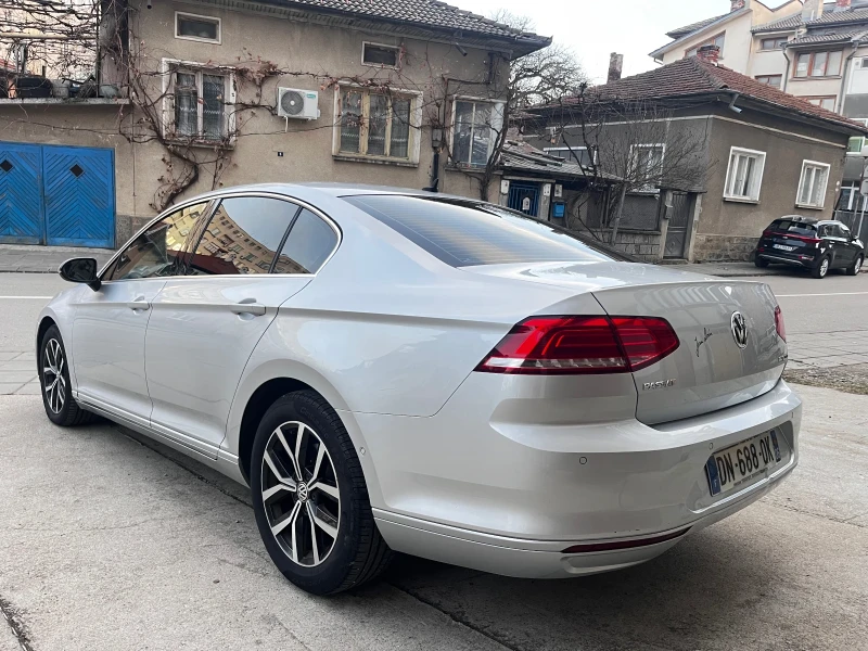 VW Passat 1.6 TDI автомат , снимка 7 - Автомобили и джипове - 48726323