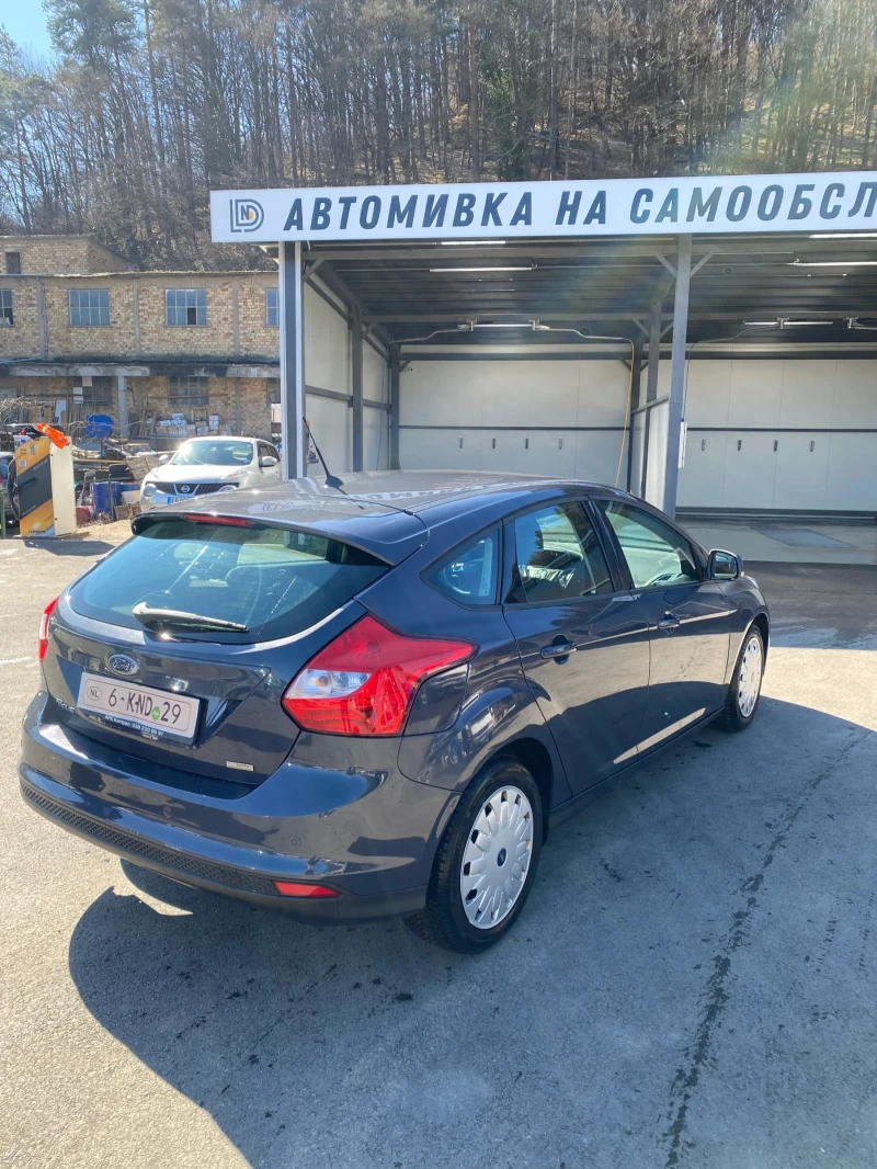 Ford Focus 1.6, снимка 6 - Автомобили и джипове - 49377814