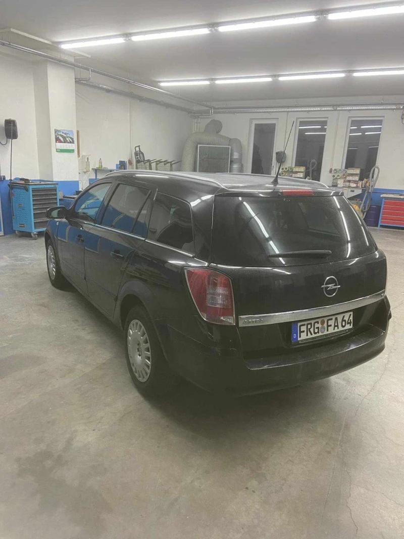 Opel Astra 1.8 Wagon, снимка 3 - Автомобили и джипове - 49455776