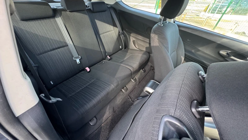 Toyota Auris 2.0D4D 126 k.c , снимка 11 - Автомобили и джипове - 52235802