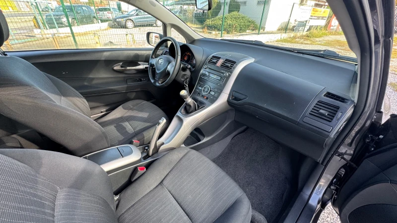 Toyota Auris 2.0D4D 126 k.c , снимка 12 - Автомобили и джипове - 52235802