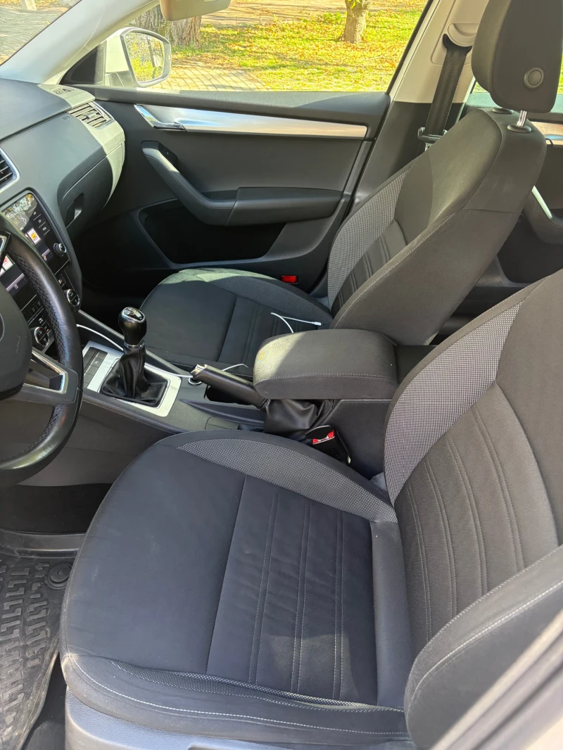 Skoda Octavia, снимка 11 - Автомобили и джипове - 52789703